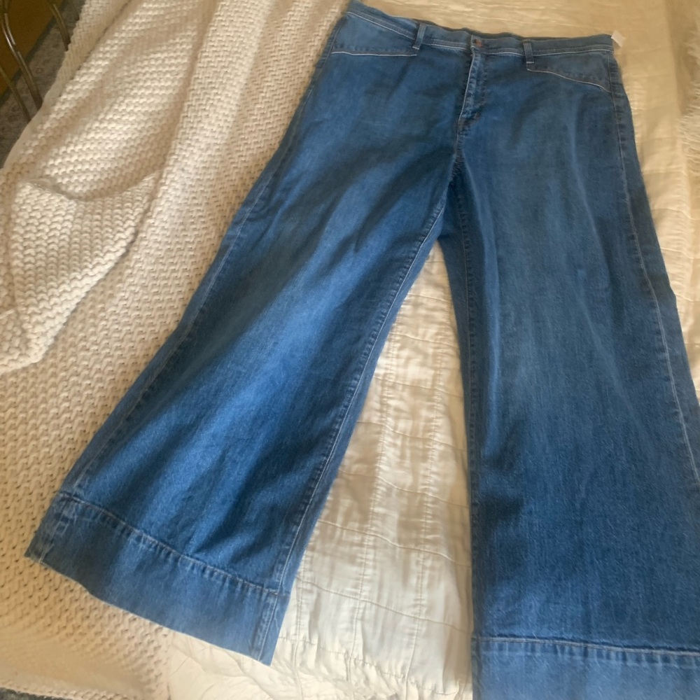 GAP wide leg jeans . NWT
